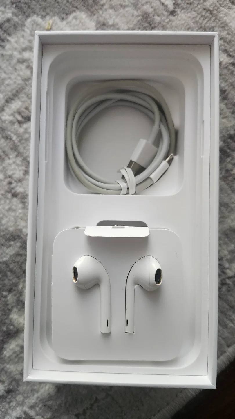 Apple iPhone XR - White image indicator(10)