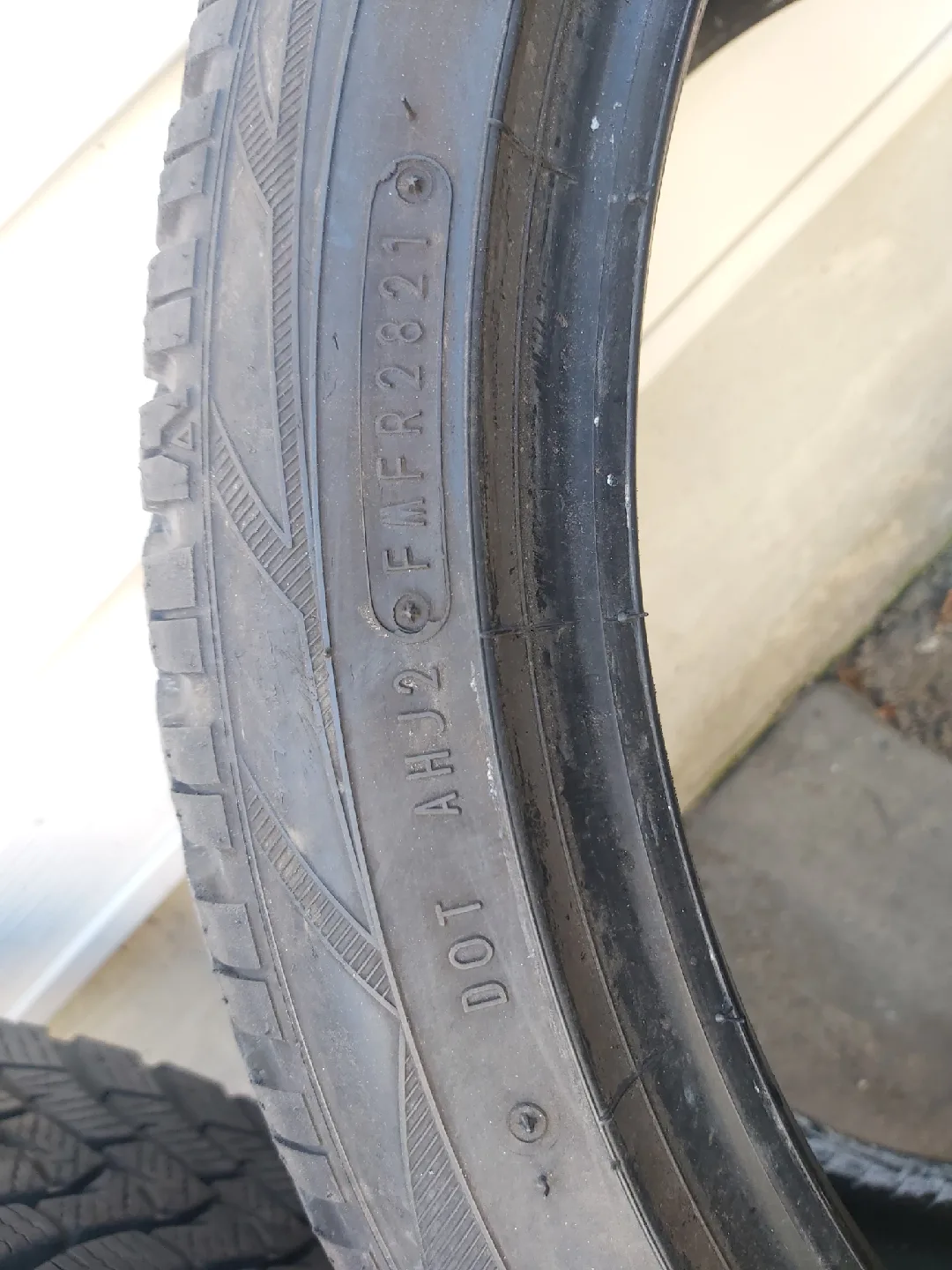 Falken Eurowinter Tires - 225/40R19 image indicator(3)