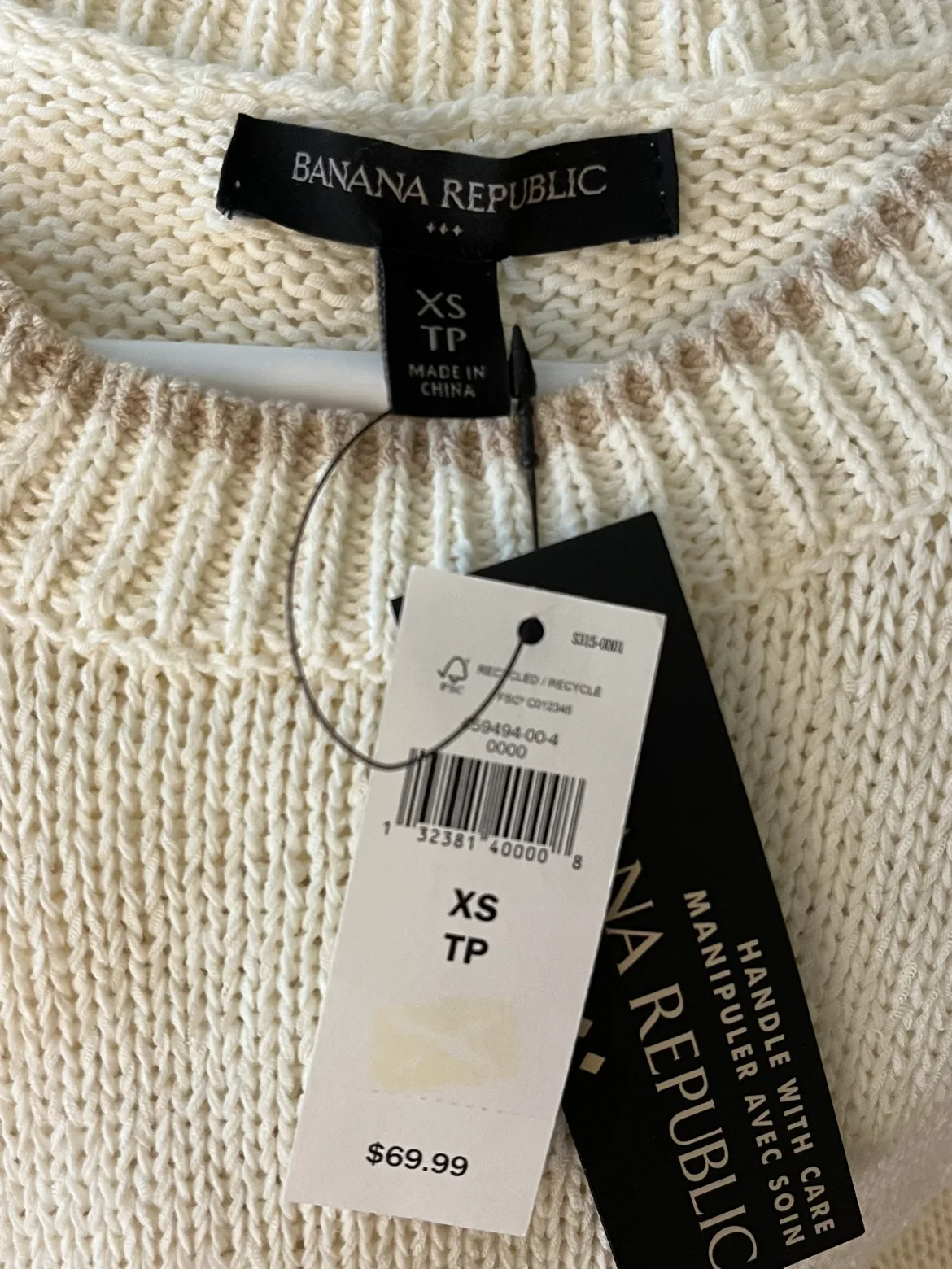 Banana Republic sleeveless sweater image indicator(3)