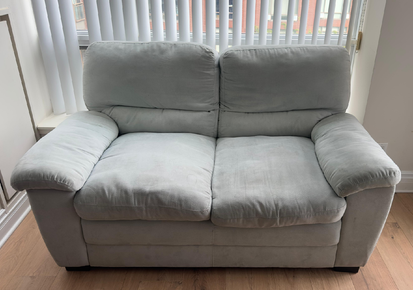 Loveseat - Light Grey - Good condition