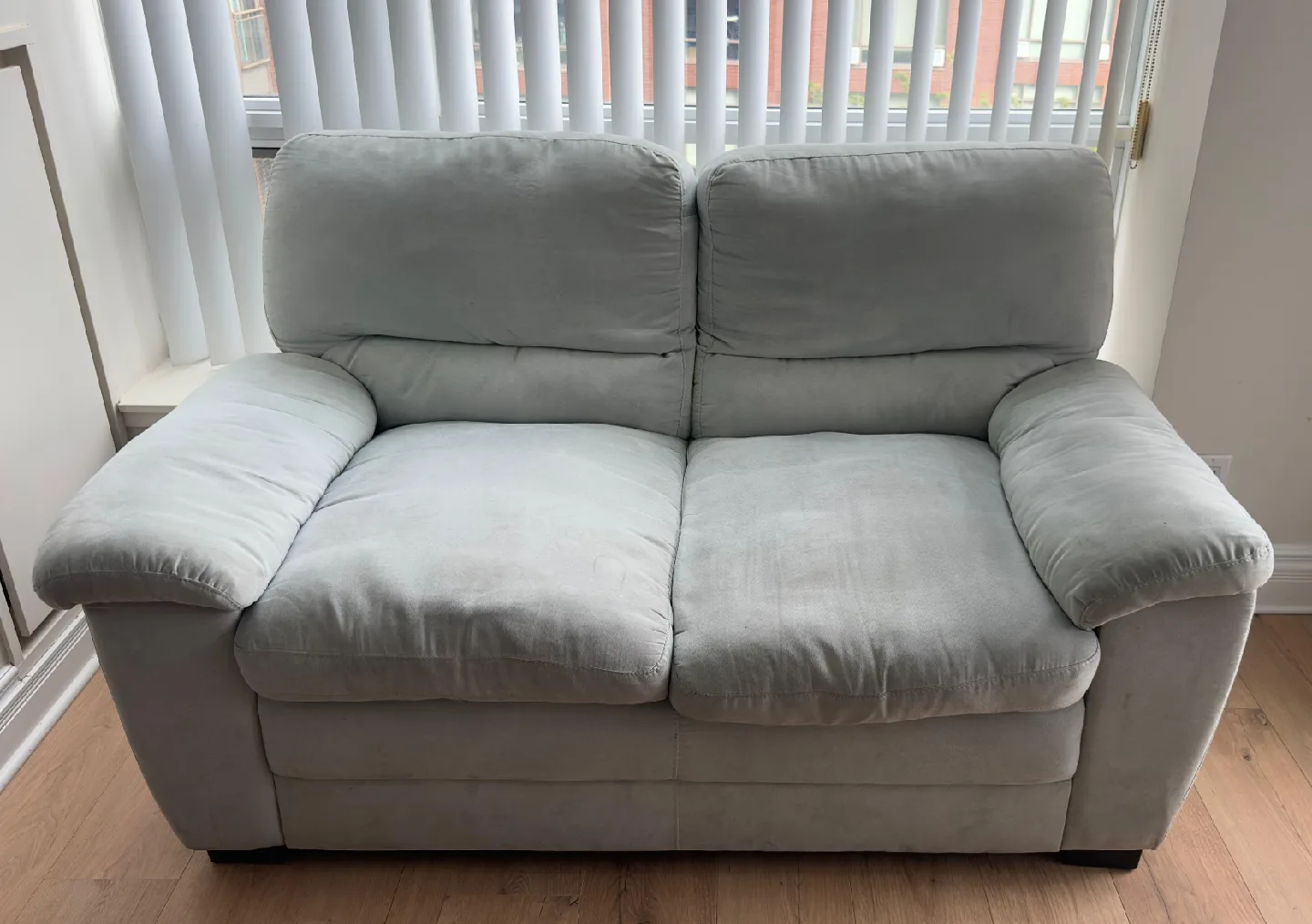 Loveseat - Light Grey - Good condition