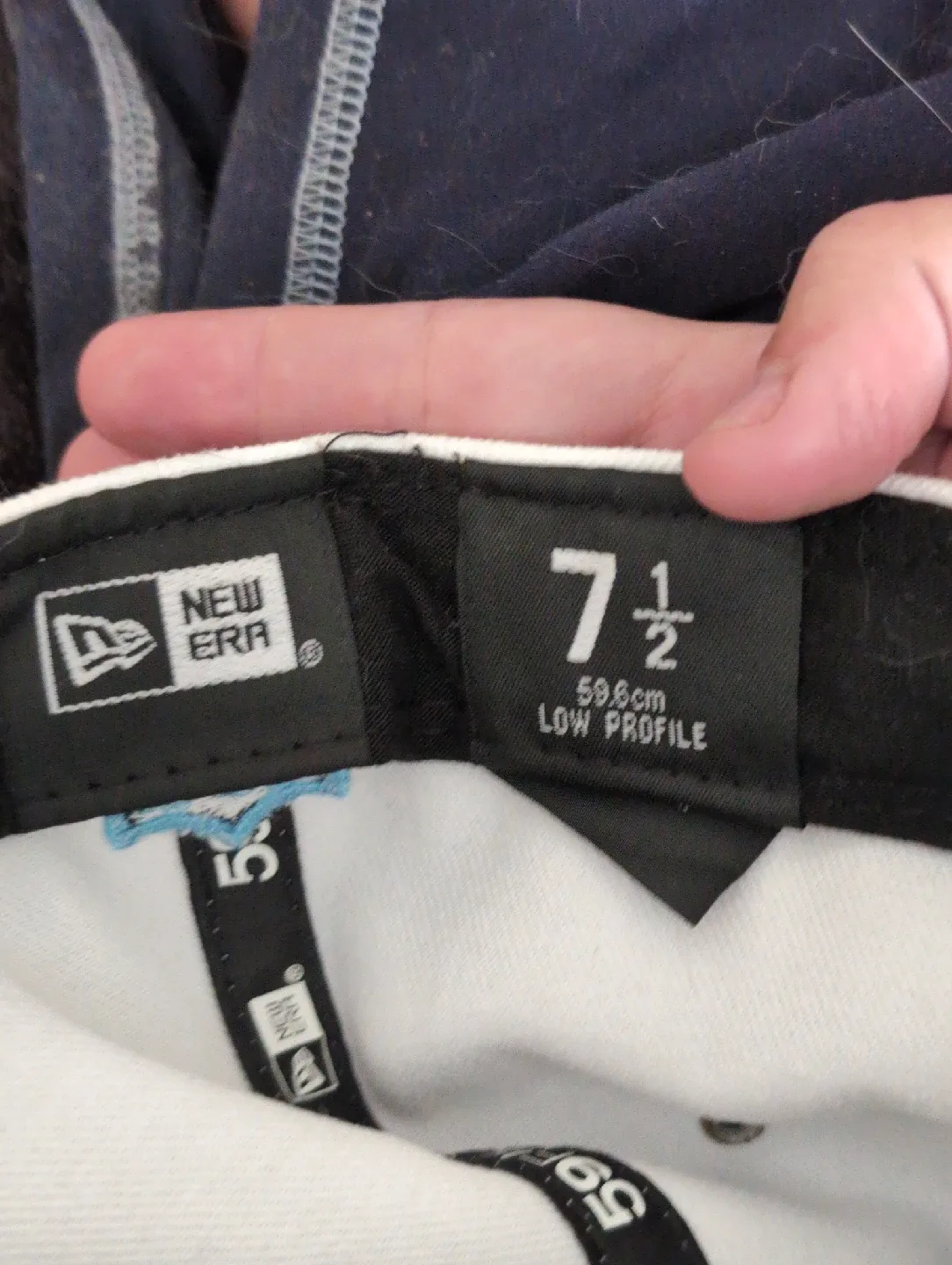 New Era Tennessee Titans NFL Hat Size 7 1/2 image indicator(3)