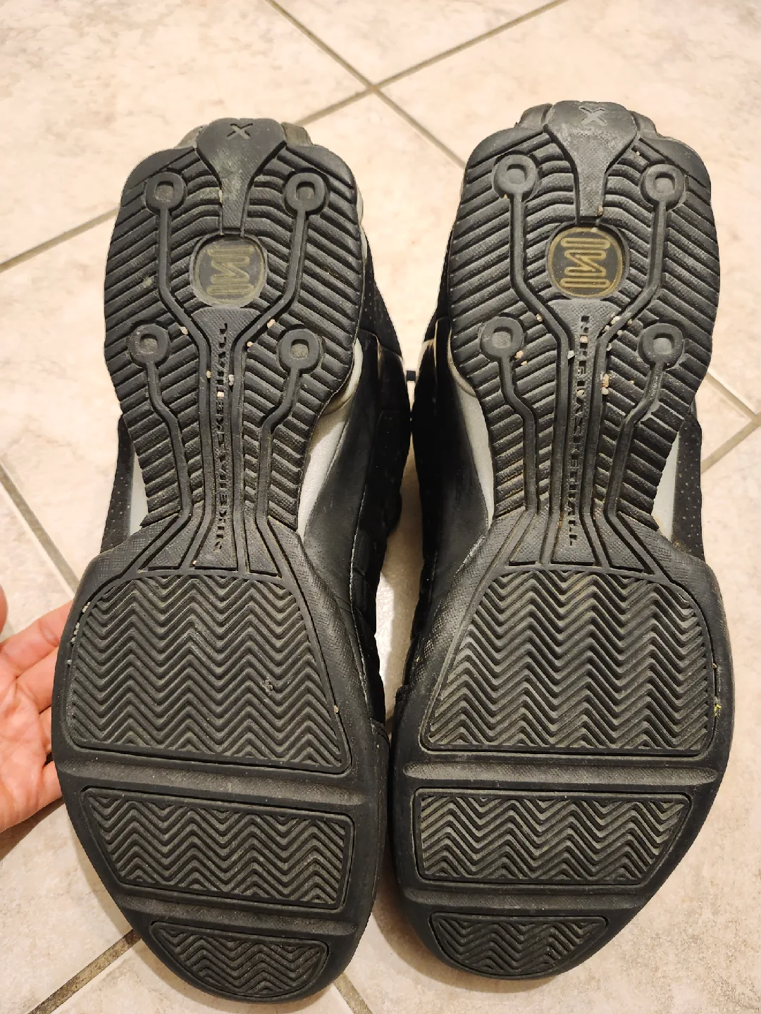 Nike Basketball Shoes - Size 10.5 image indicator(3)