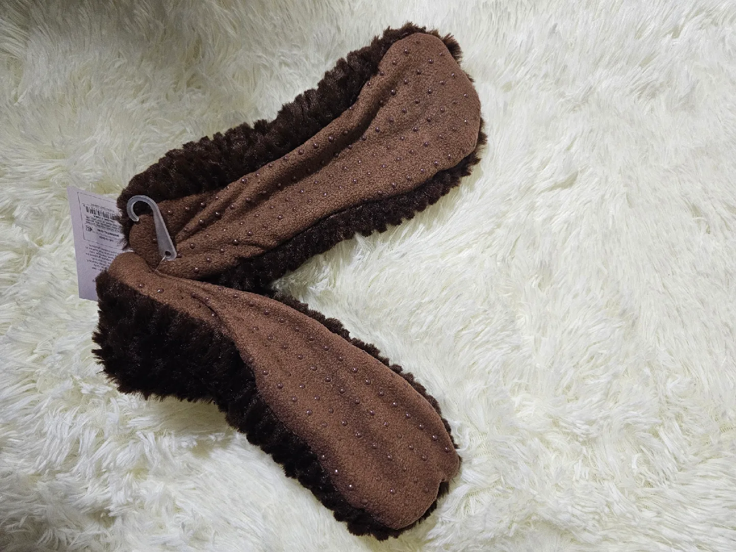 🥕Auden Faux-Fur Slipper Socks - Size M/L image indicator(4)