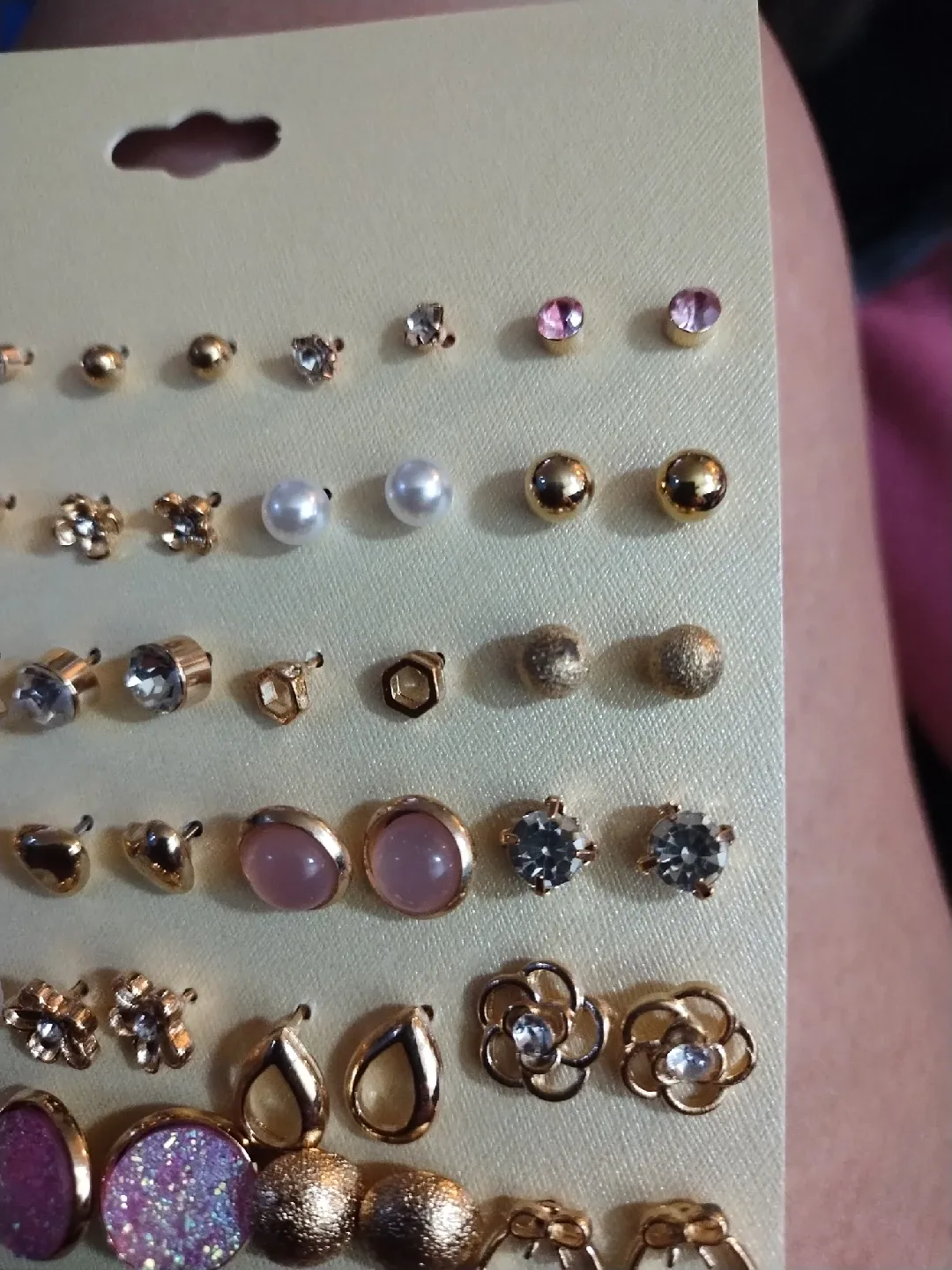 Stud Earring Set image indicator(3)