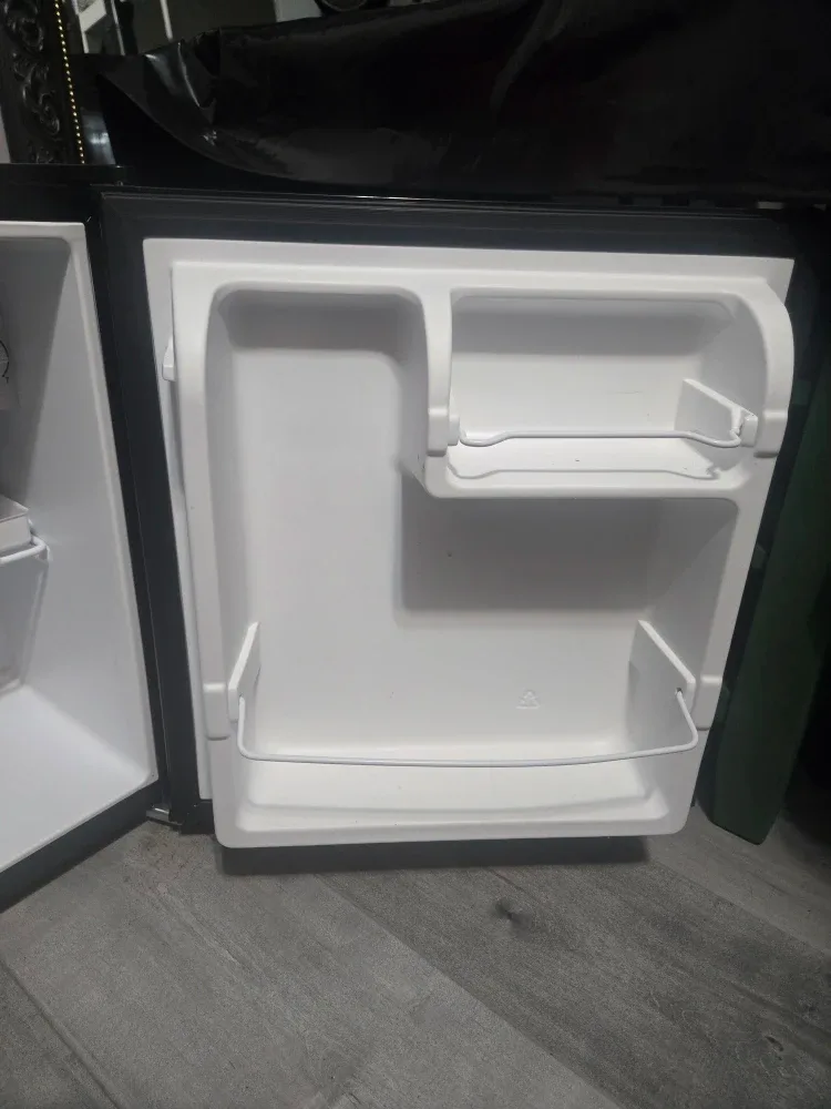 Galanz Mini Fridge - Black image indicator(2)