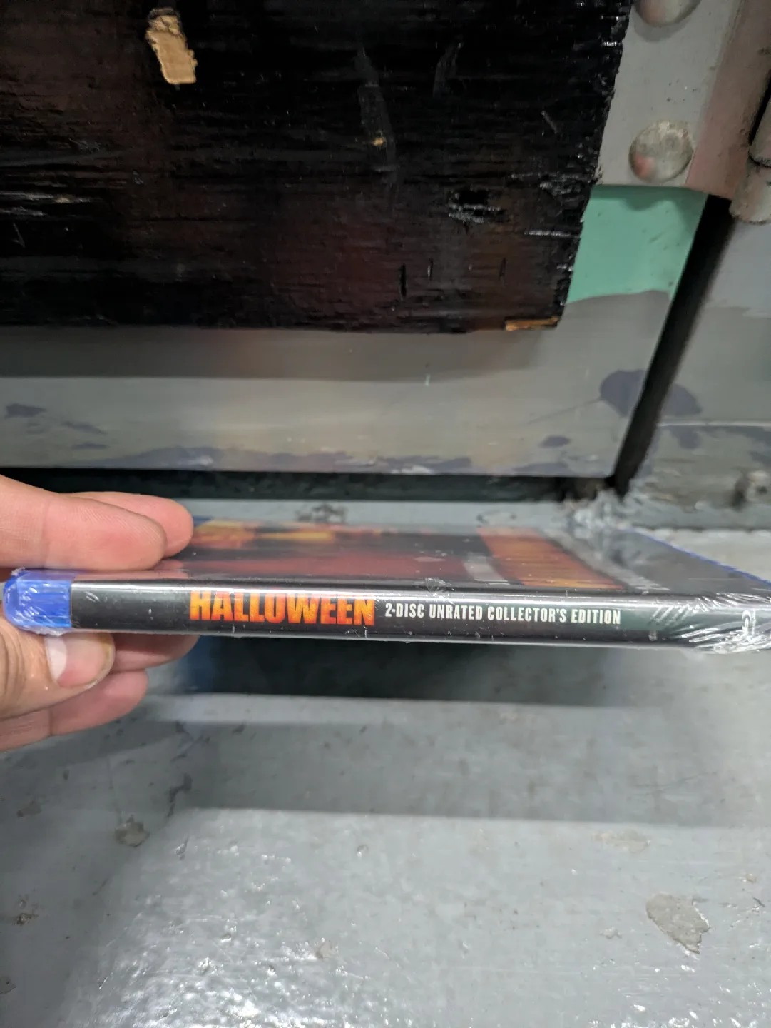 Halloween  2-Disc Unrated Collector's Edition Blu-ray image indicator(3)