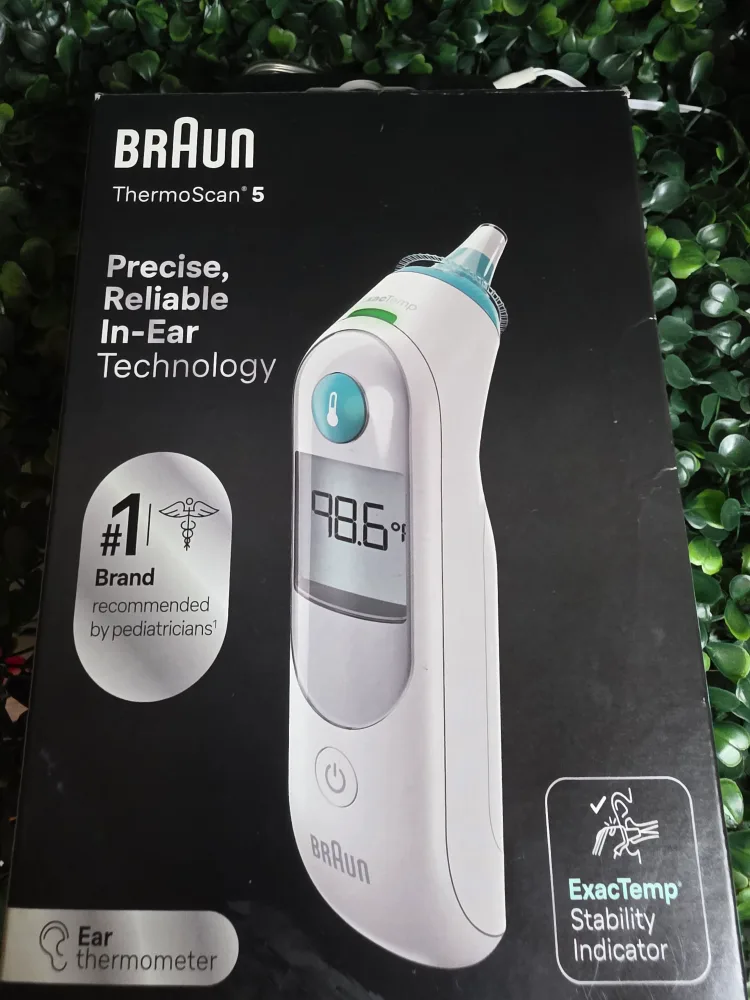 Braun ThermoScan 5 Ear Thermometer - Like New! thumbnail