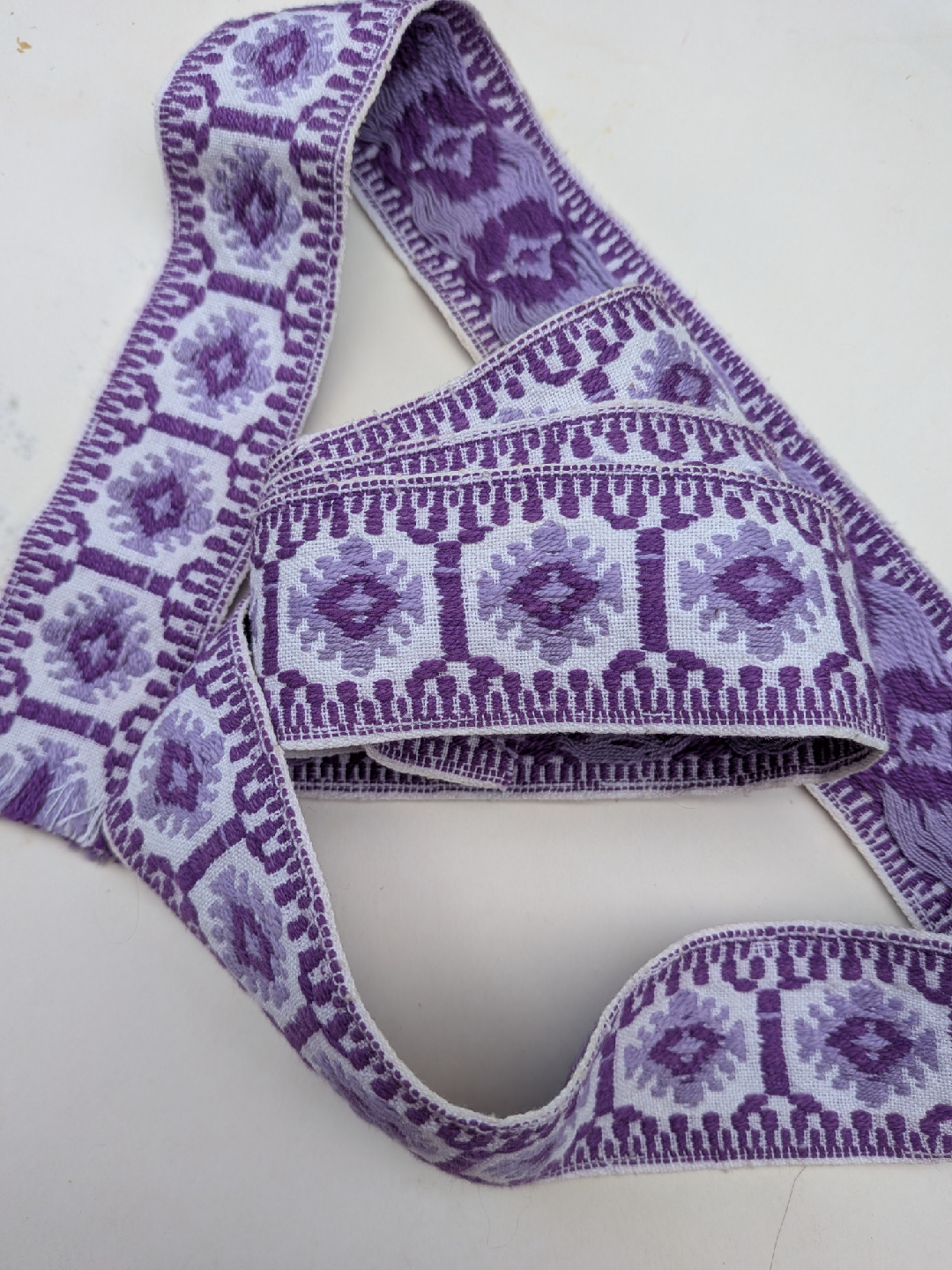 Vintage 1950's Purple & White hand woven Trim - Two yards - photo 2