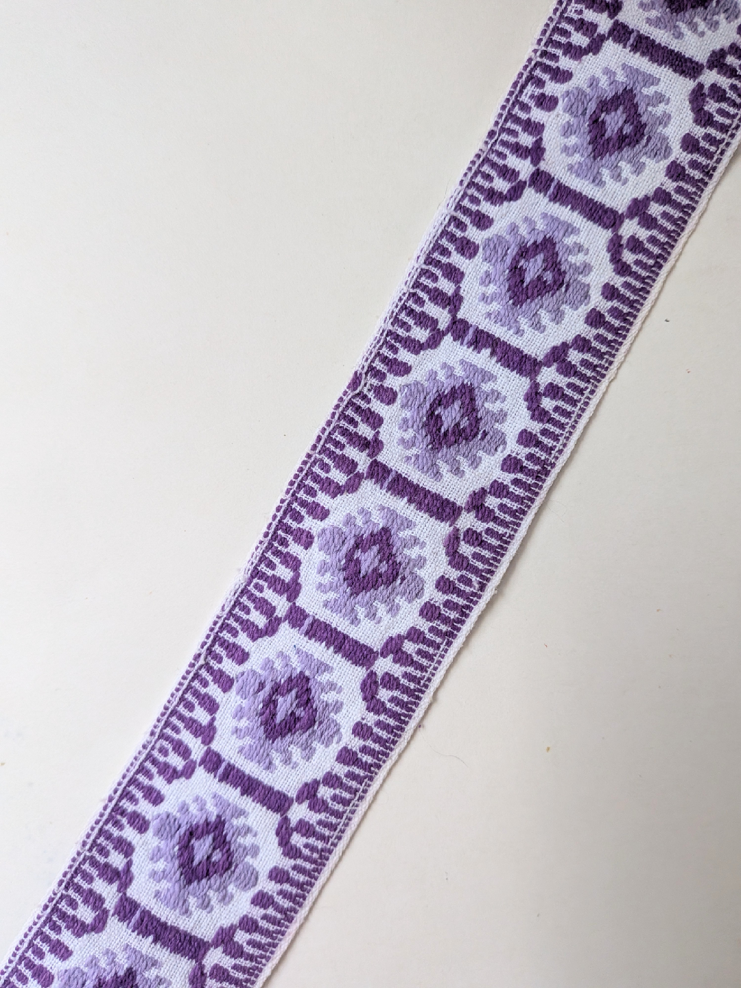 Vintage 1950's Purple & White hand woven Trim - Two yards - photo 5