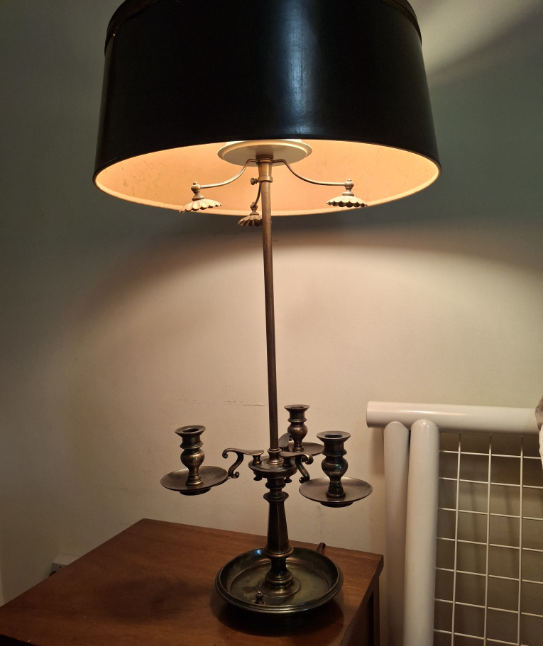 Table lamp for living room or bedroom