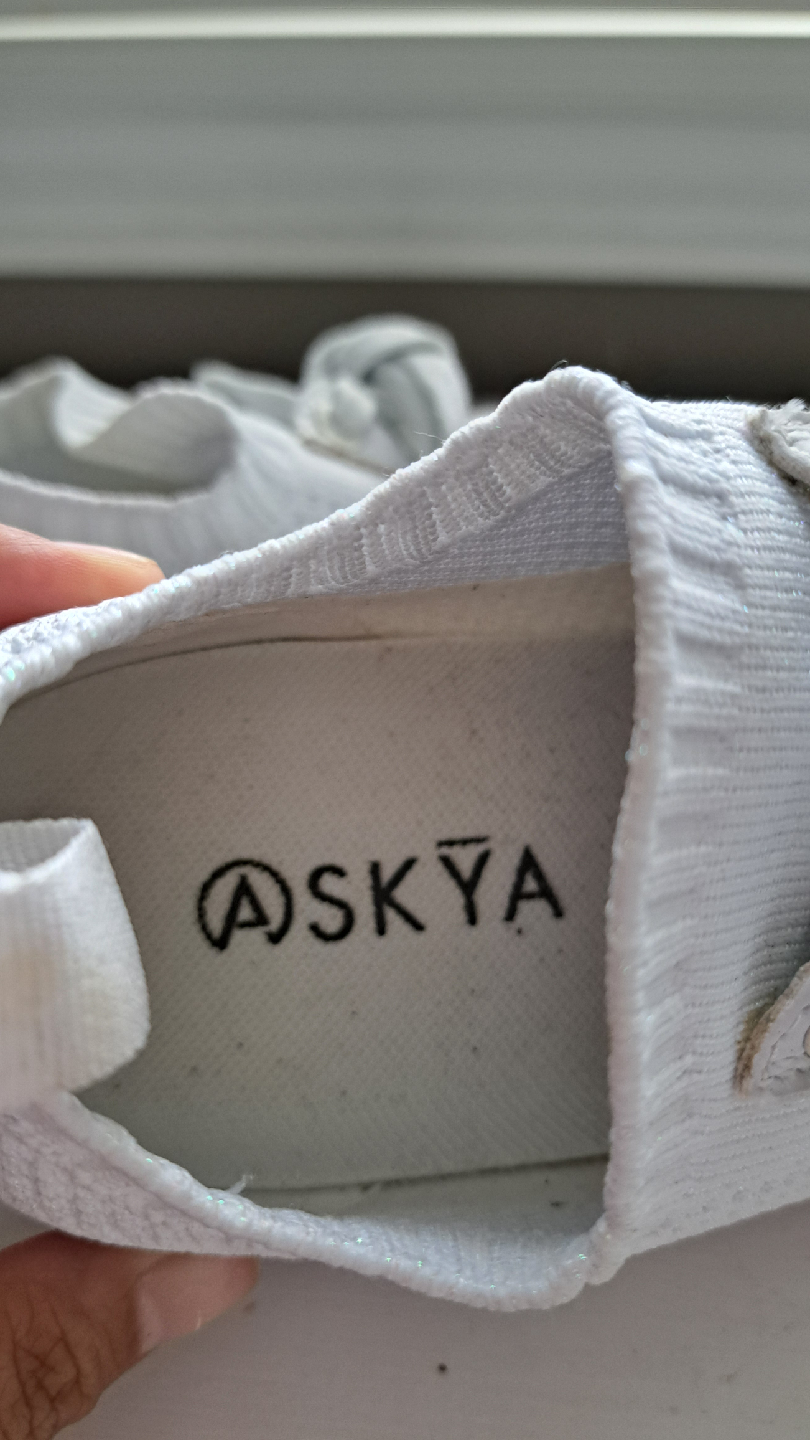 Askya White Knit Sneakers Size 5 - photo 4