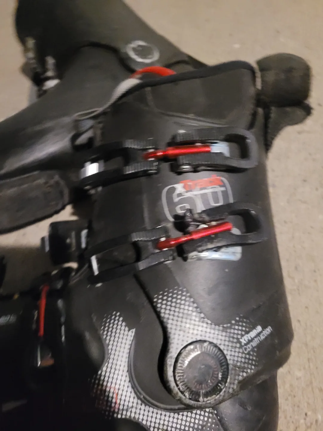 Alpina Ski Boots Size 28.5 image indicator(3)