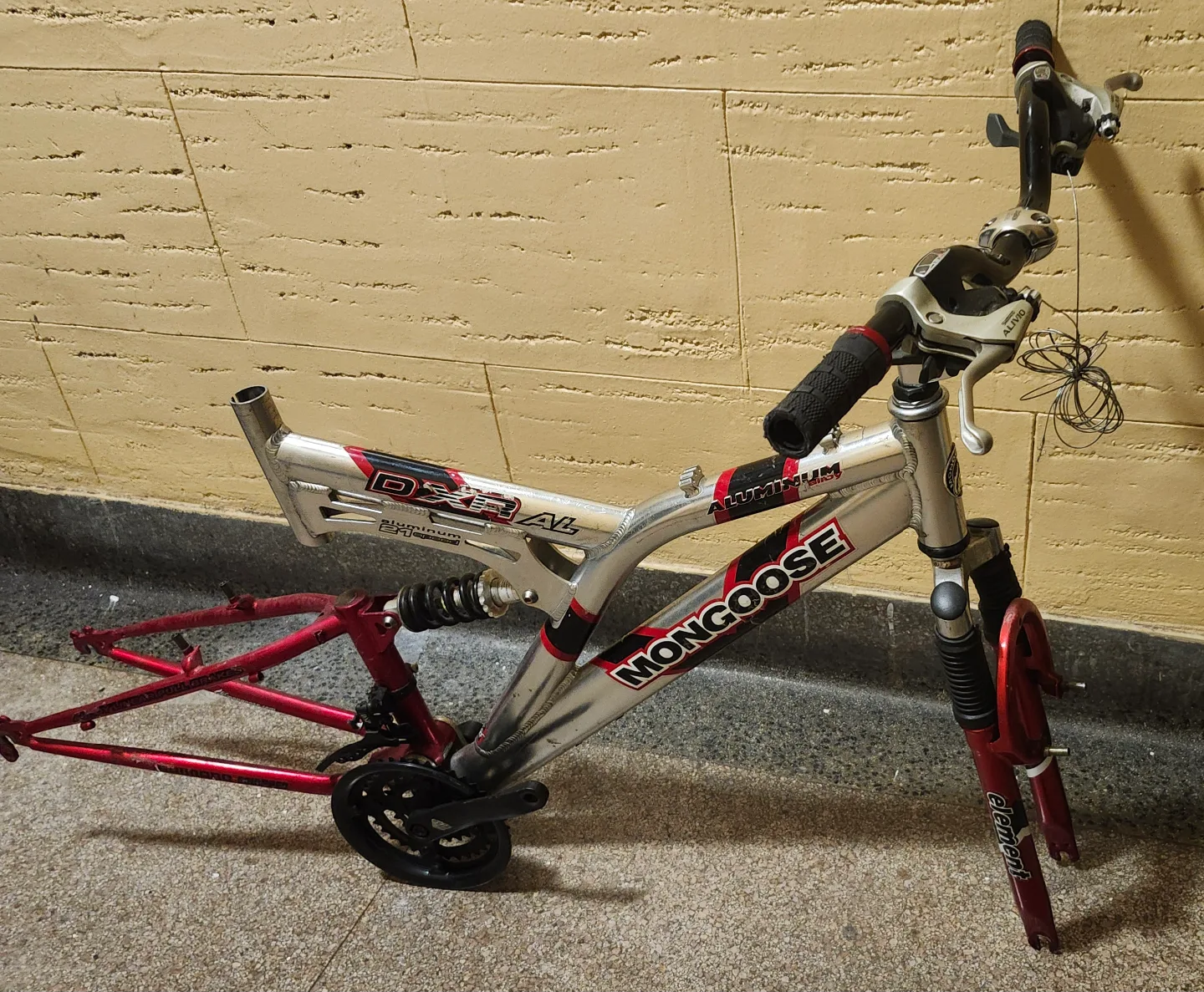 Mongoose DXR AL Aluminum 16 3/4" Full Suspension Frame image indicator(4)