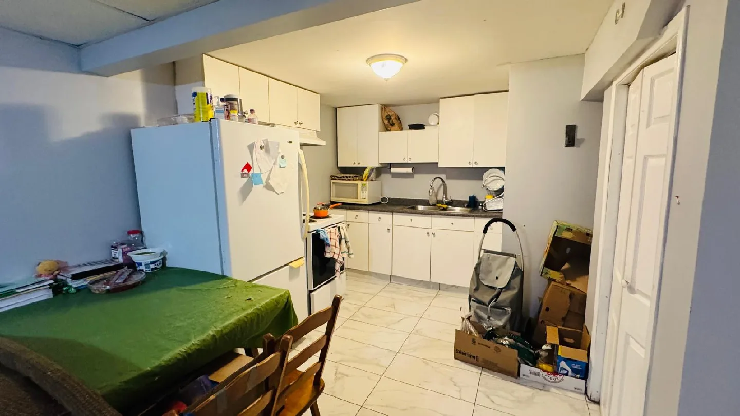 2 bedroom basement for rent image indicator(2)