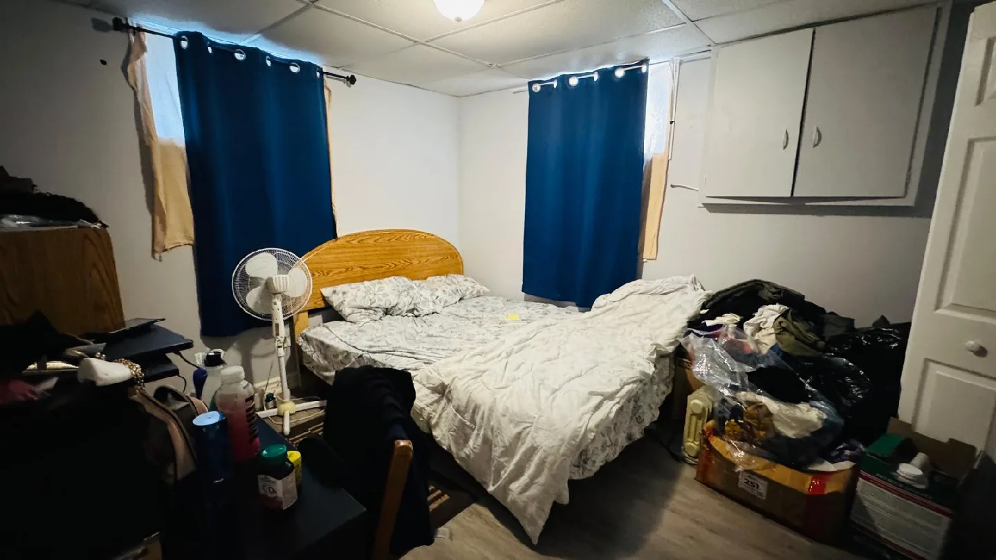 2 bedroom basement for rent image indicator(5)