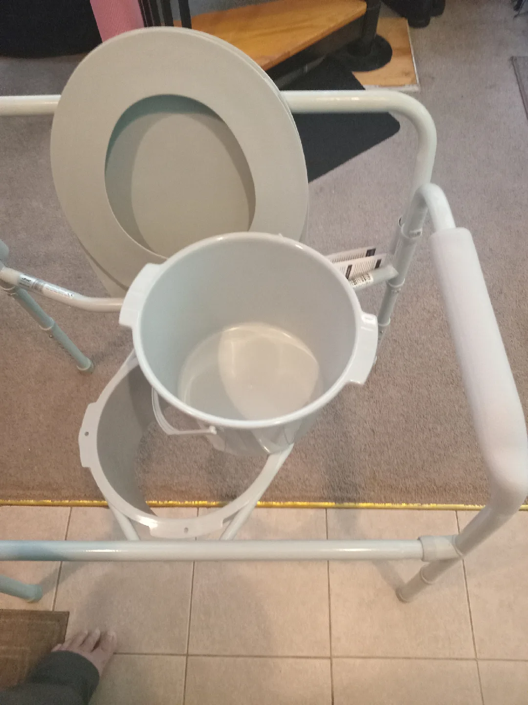 Drive Medical Stand Alone Commode image indicator(2)