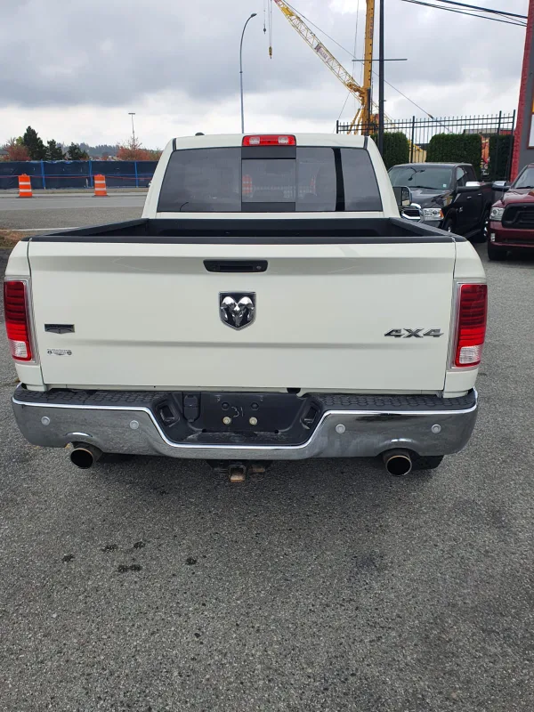 2017 Ram 1500 4X4 Laramie image indicator(6)