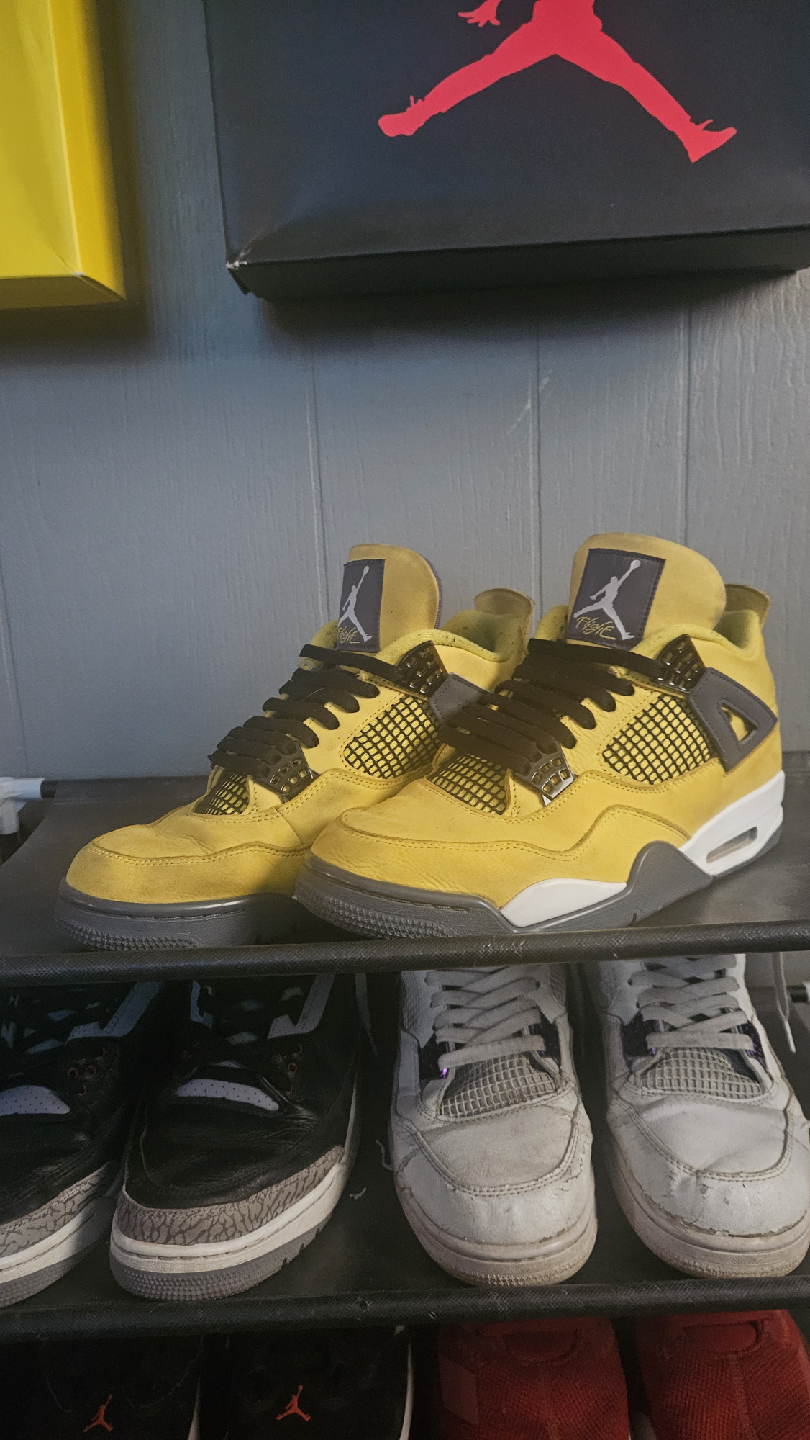 Air Jordan 4 Retro Lightning