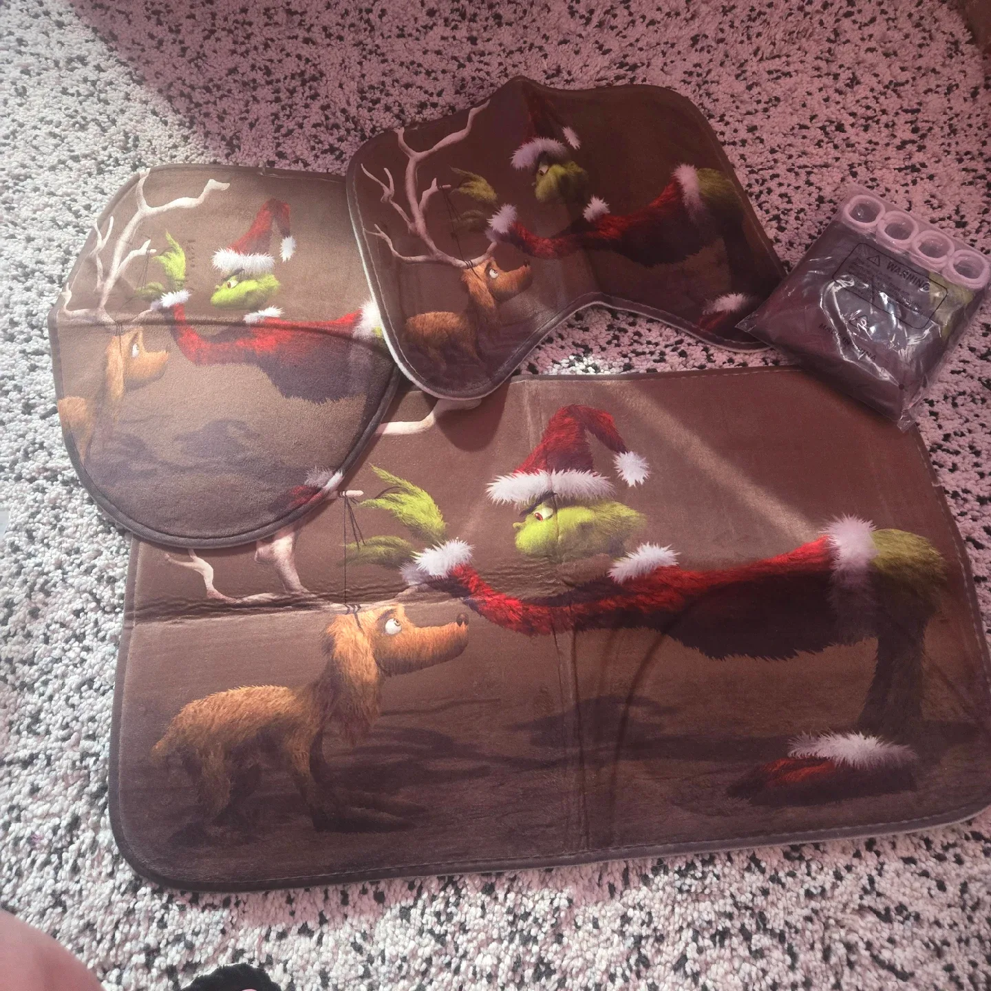 The Grinch Bathroom Rug Set - 3 Piece thumbnail