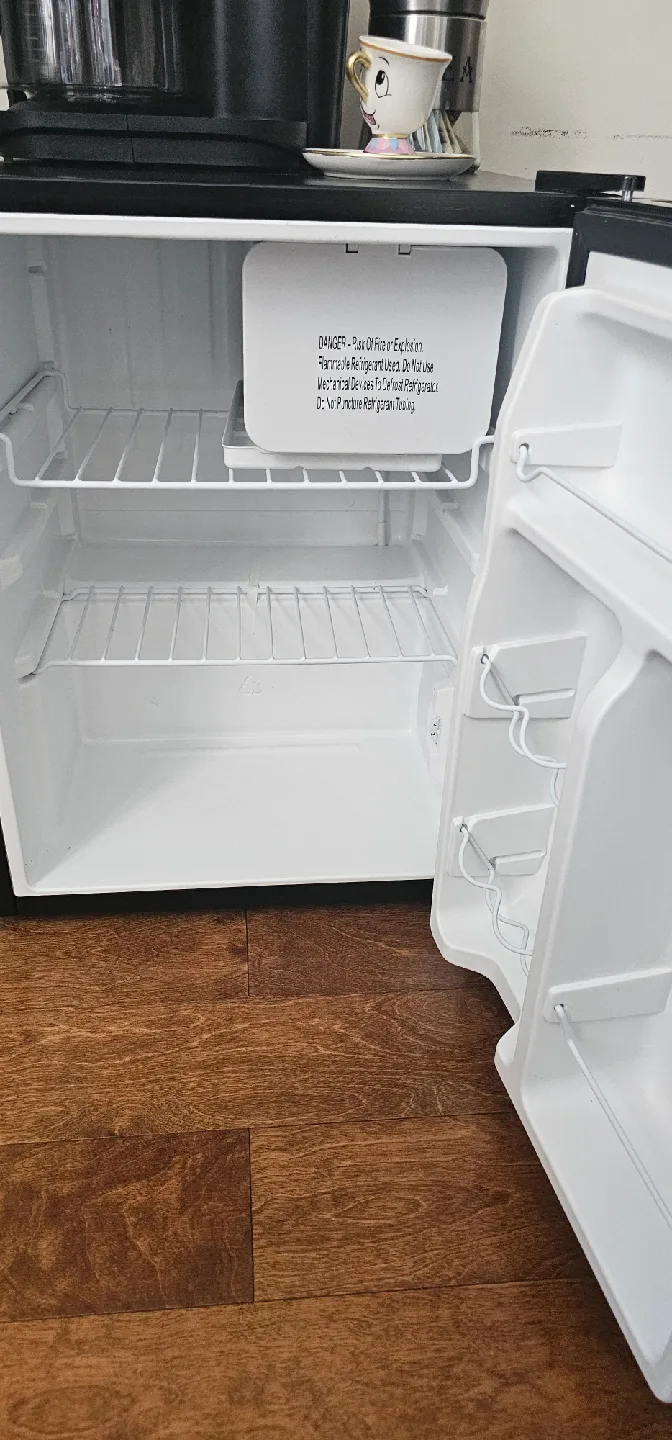 Galanz Compact Refrigerator image indicator(2)