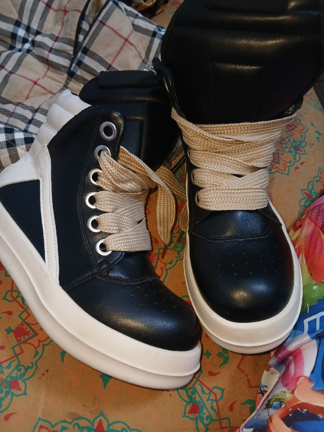 Black & White High-Top Sneakers - Size 250