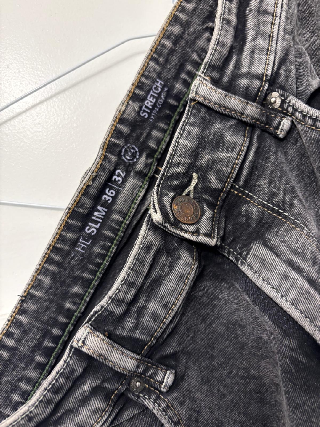 HL Slim Stretch Jeans - Size 36/32
