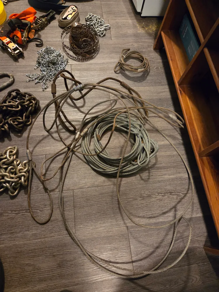 Assorted Tie Down Straps & Chains image indicator(8)