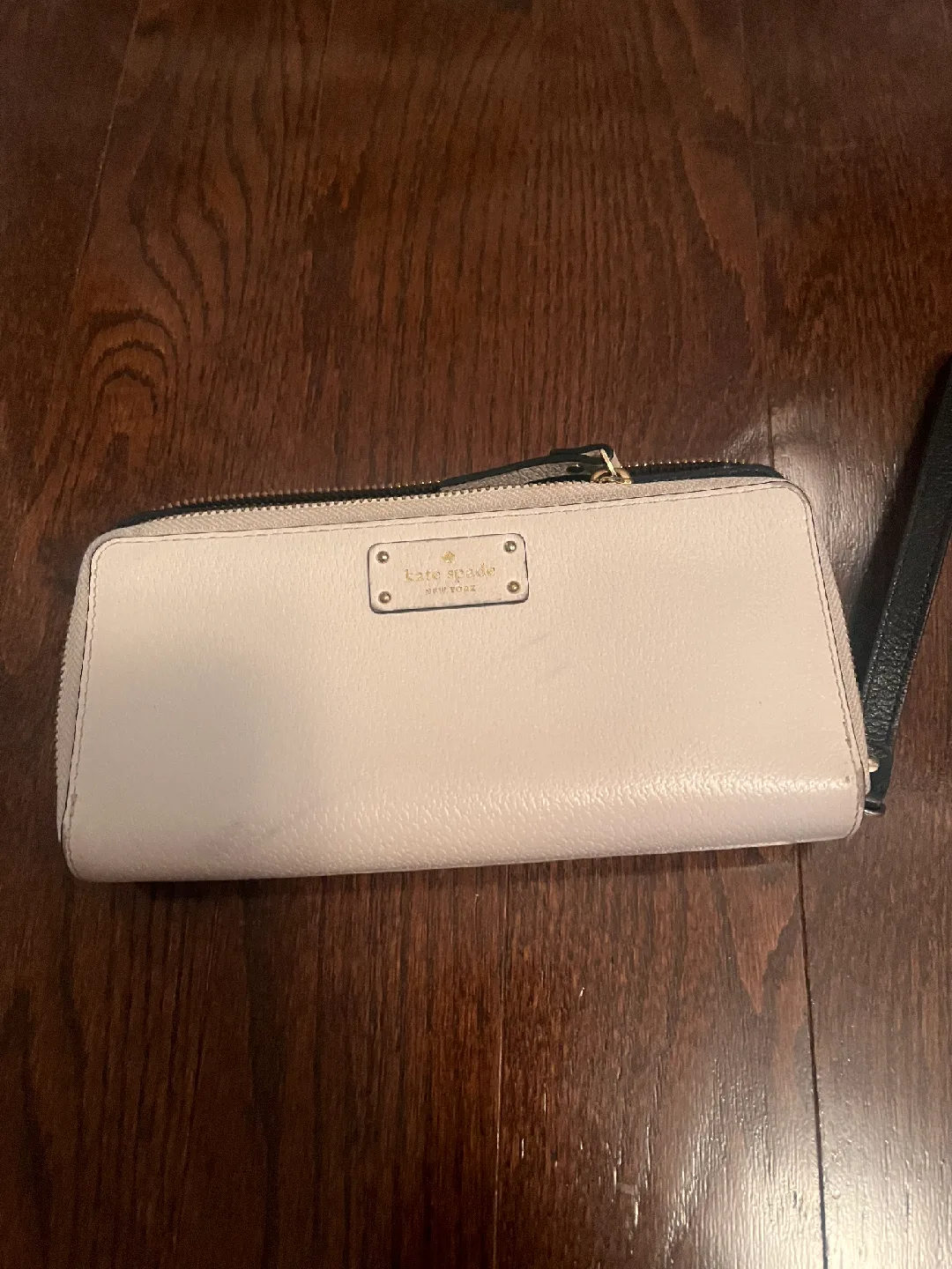 Kate Spade Wristlet Wallet image indicator(8)