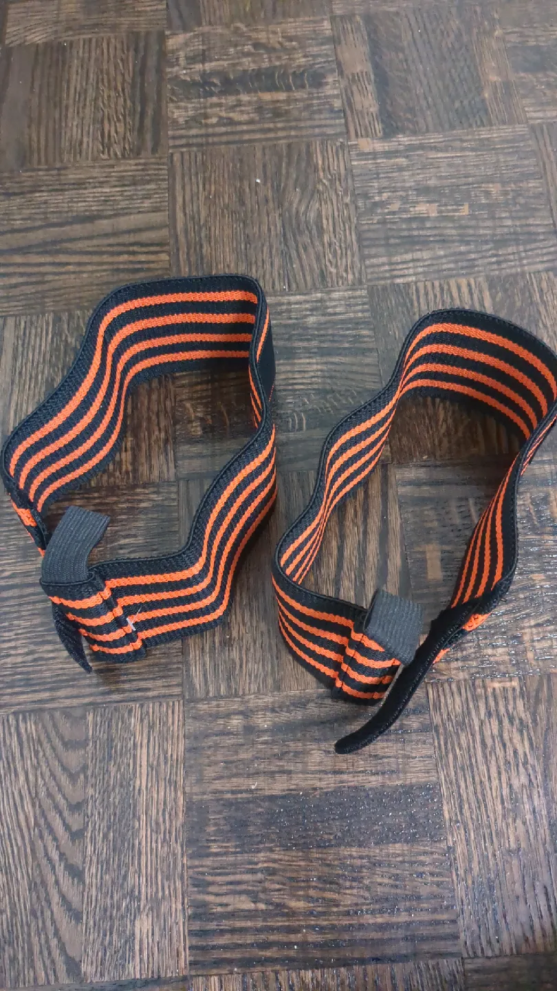 💪 Sveltus Wrist Straps – Heavy Lifting Support (Black & Orange) image indicator(3)