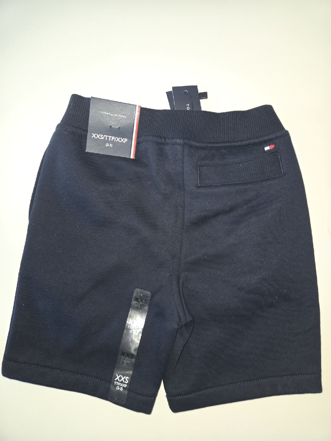 BNWT Tommy Hilfiger Matching T-Shirt & Short Set - photo 3