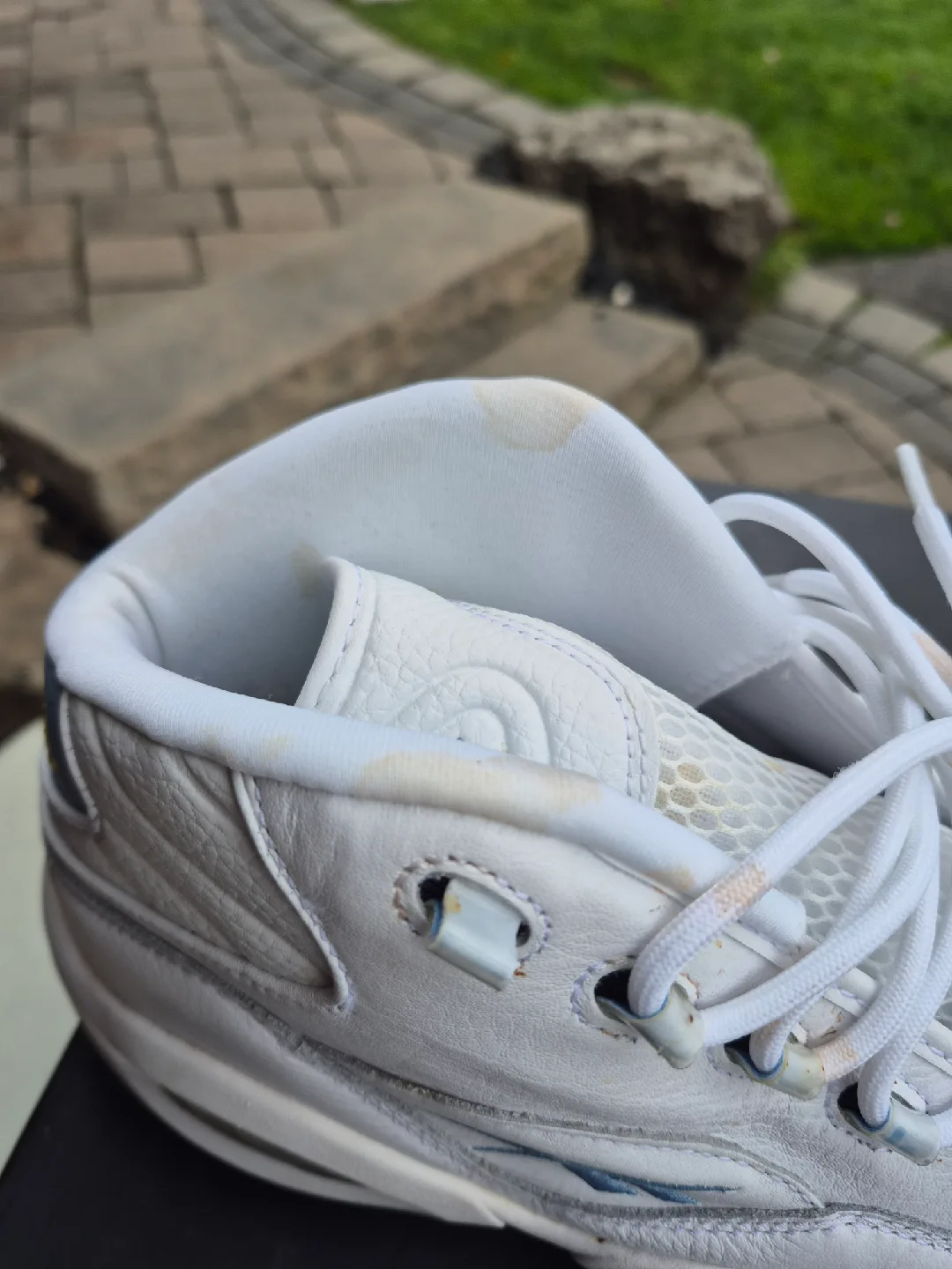 Reebok Question Mid White/Blue - Size 10.5 image indicator(4)