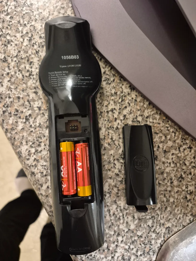 28" LCD Flat-Screen 2007 Viera Panasonic TV 🖥 & Remote!! image indicator(9)