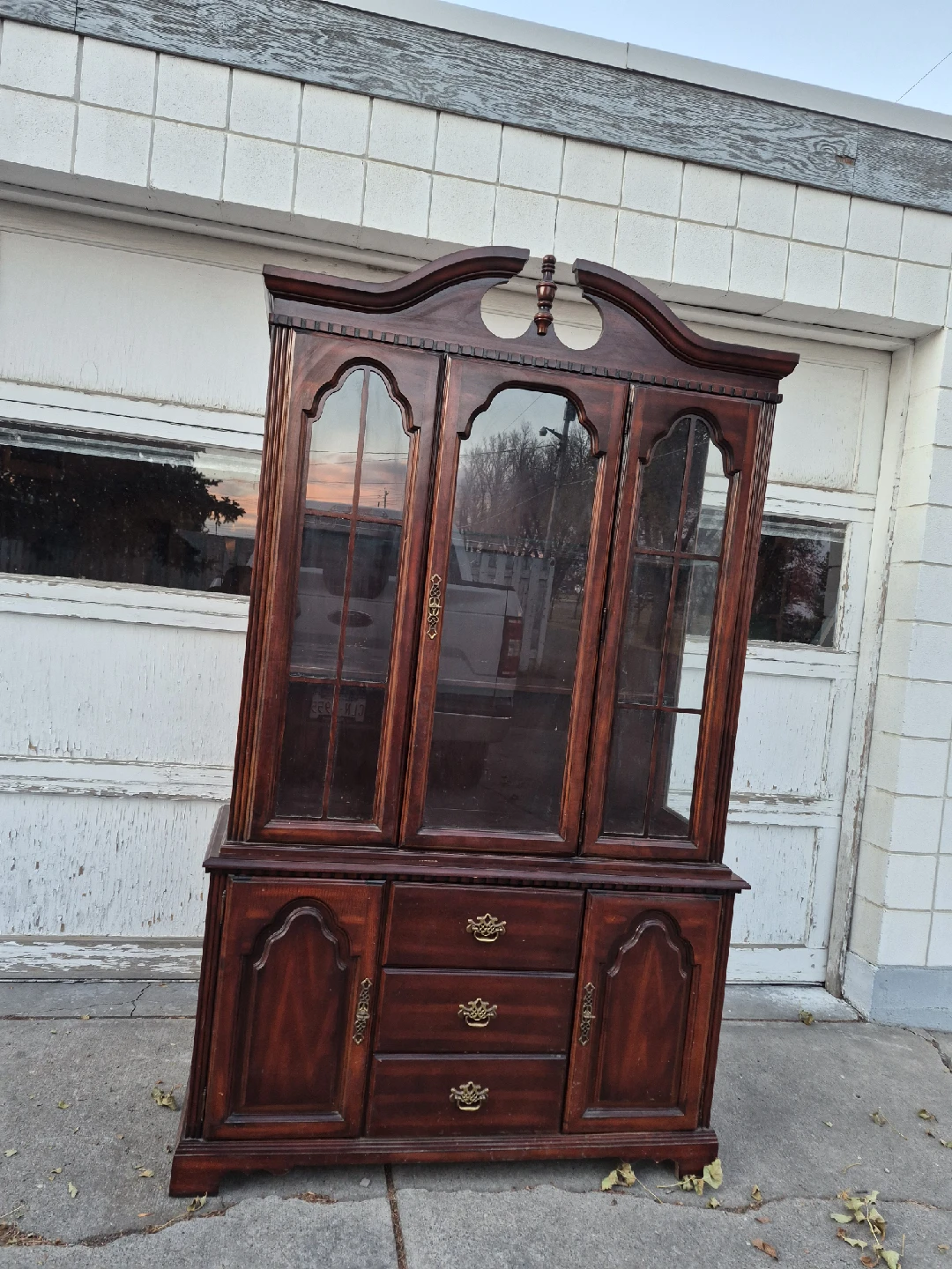 Vintage Wooden China Cabinet - photo 4