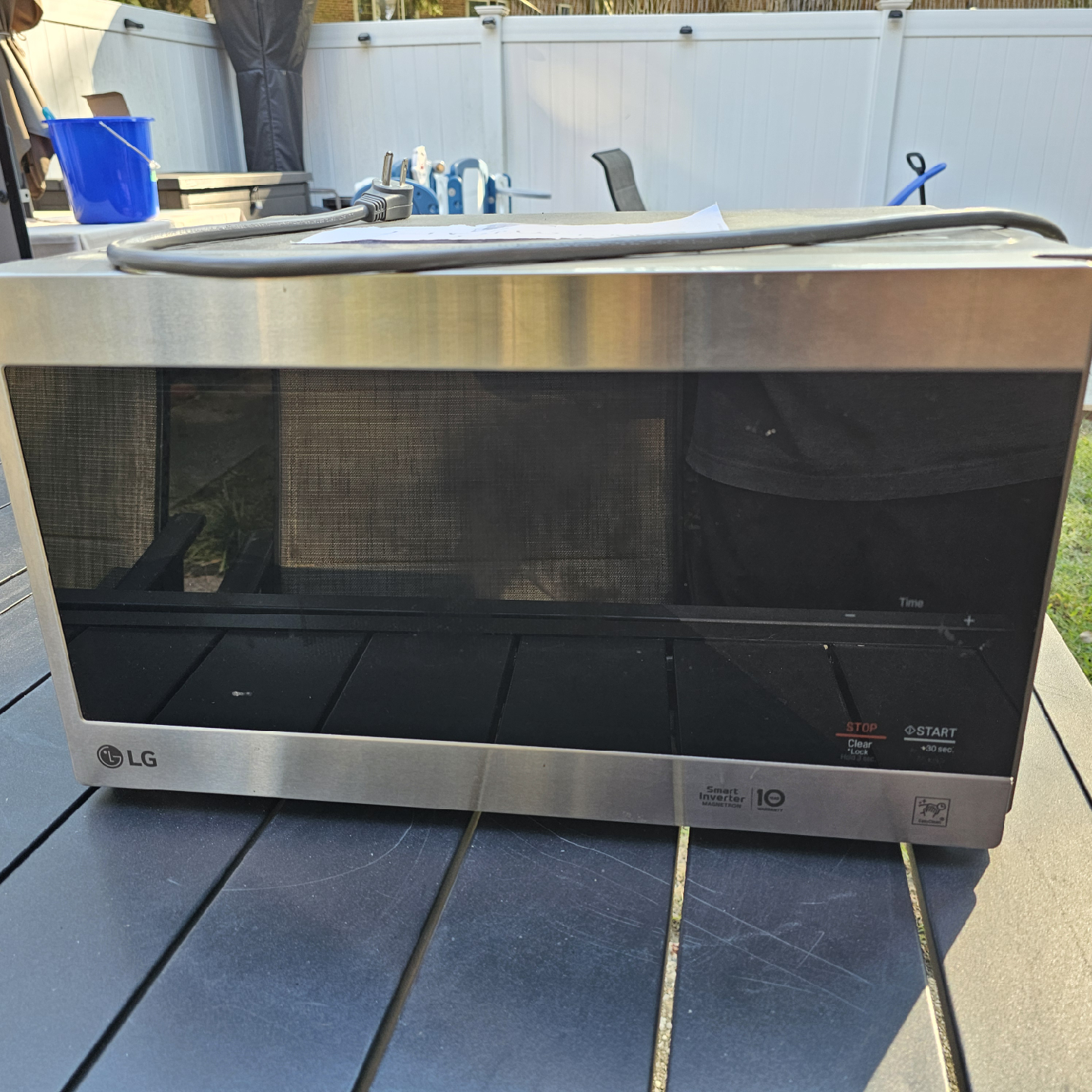 LG Microwave - Model LMC0975ST
