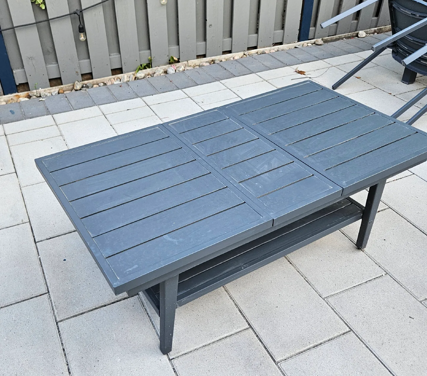 DOT Extendable Outdoor Coffee Table image indicator(2)