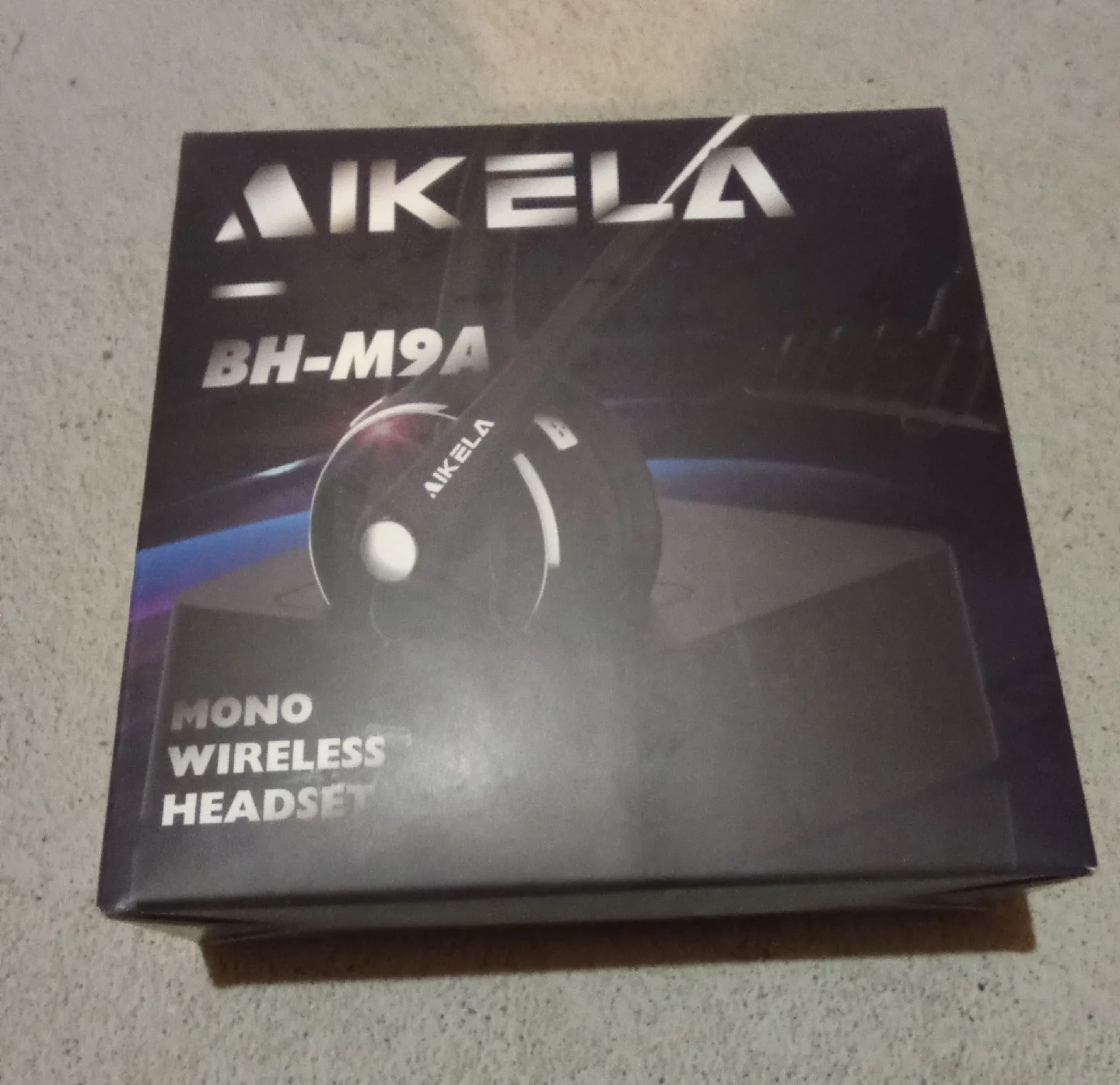 NEW Wireless Headset - New in Box thumbnail
