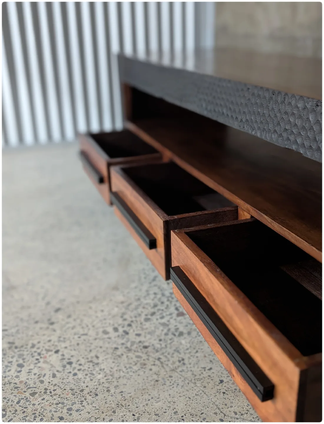 Media Unit/Sideboard/Credenza image indicator(6)