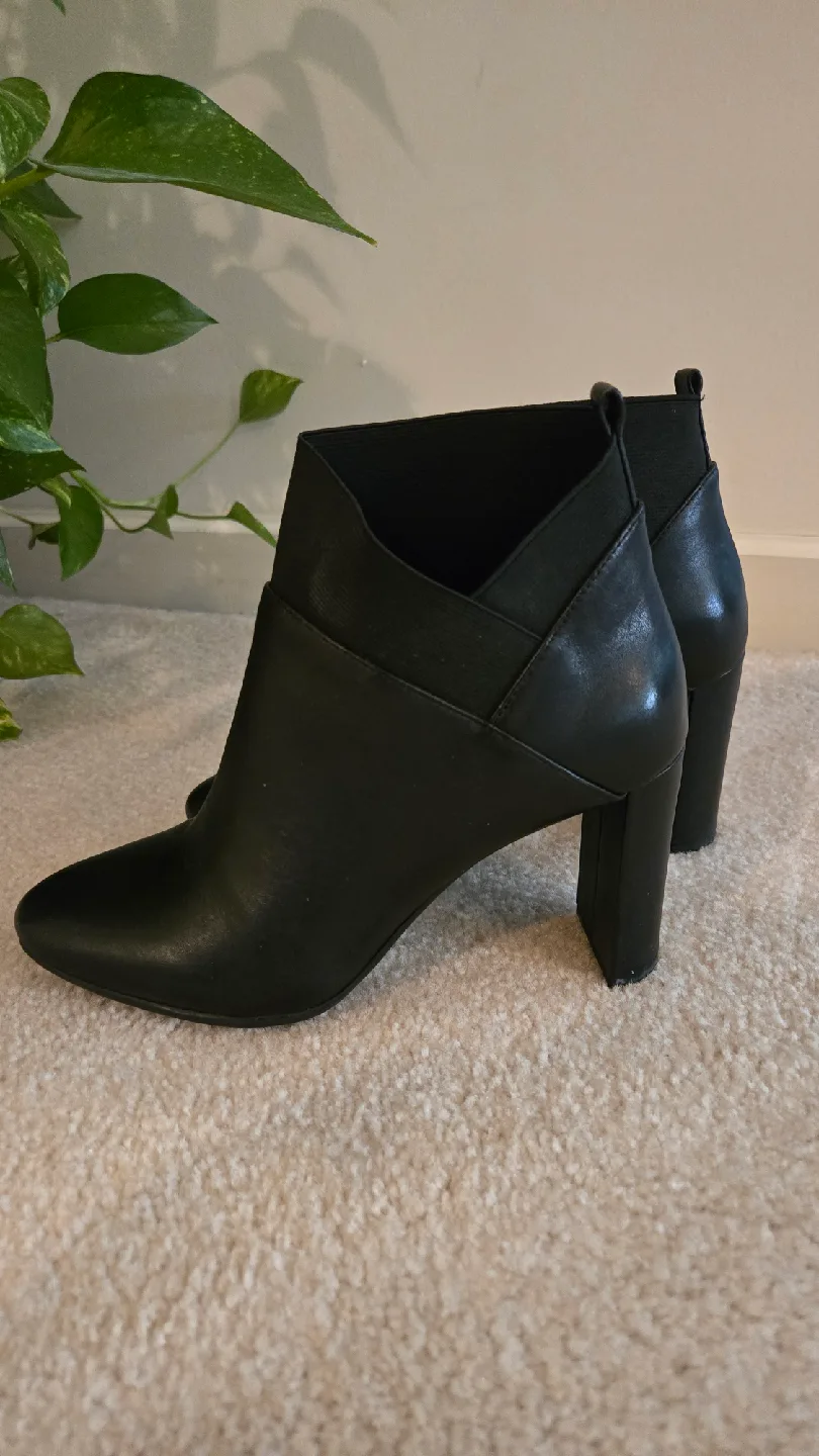 Nine West women's leather boots image indicator(2)