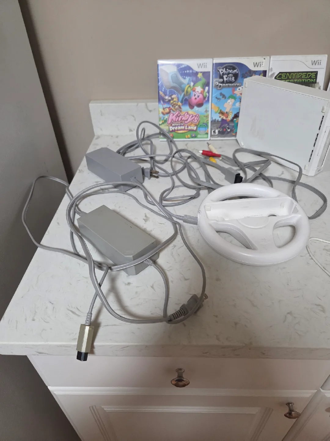 Nintendo Wii Console Bundle with Games & Accessories image indicator(2)