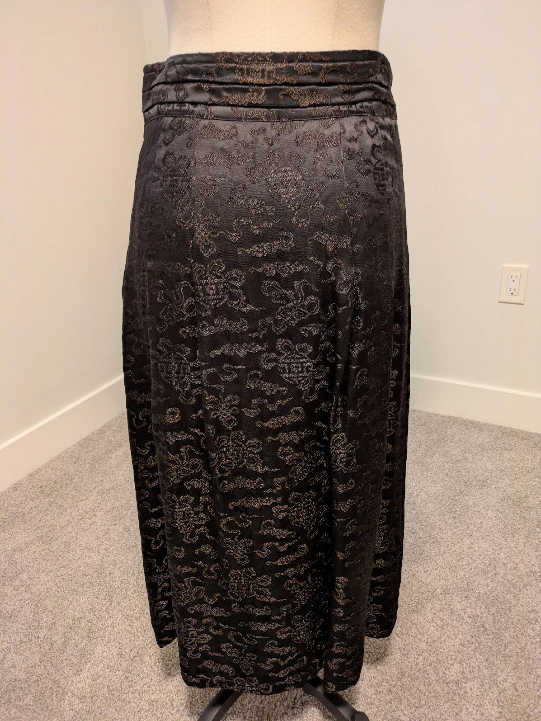 Chinese Silk- Red Chinese Style Jacket & Black Skirt Set - photo 5