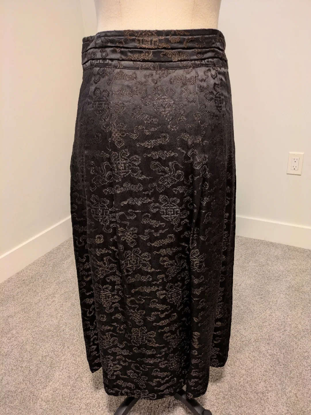 Chinese Silk- Red Chinese Style Jacket & Black Skirt Set image indicator(5)