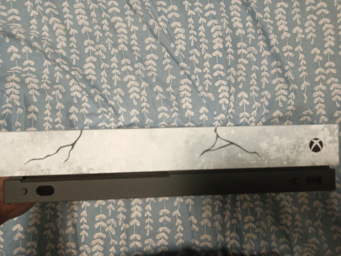 Xbox One X Special edition image indicator(10)