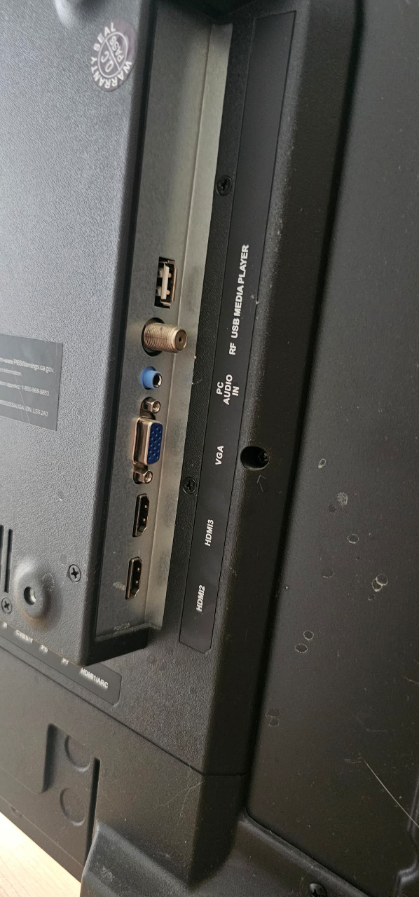 RCA 40" LED TV (FHDTV) - photo 2