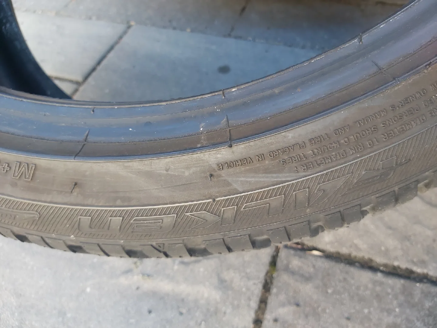 Falken Eurowinter Tires - 225/40R19 image indicator(5)