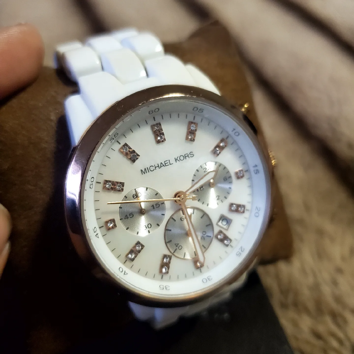 Michael Kors Ladies White Ceramic Watch image indicator(3)