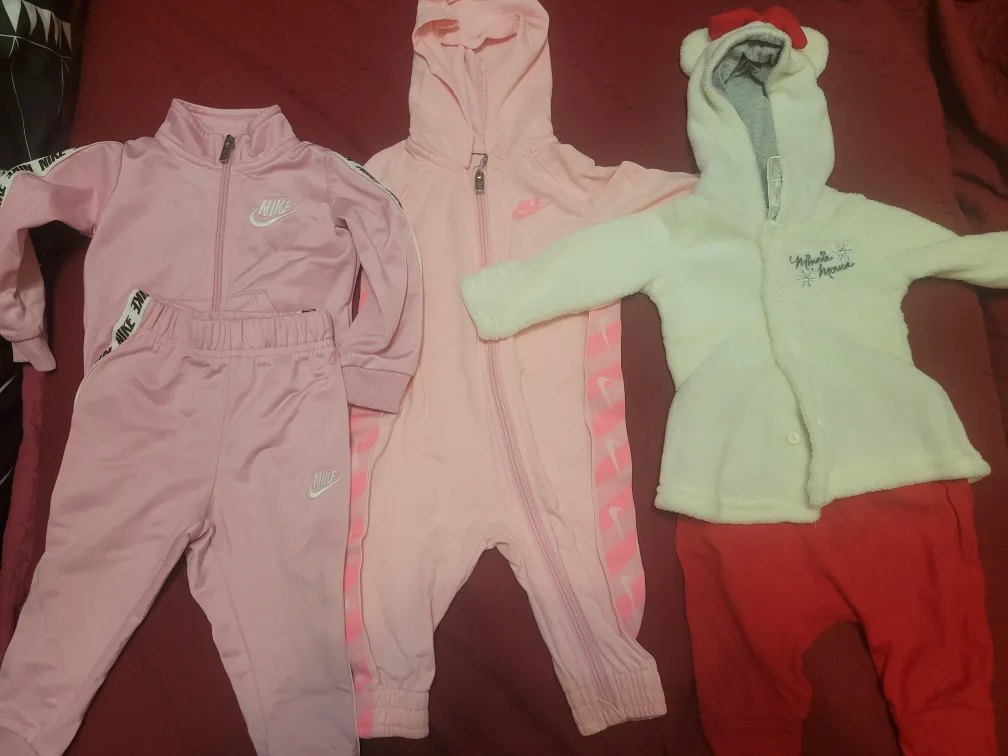 Baby Clothes Bundle - image indicator(6)