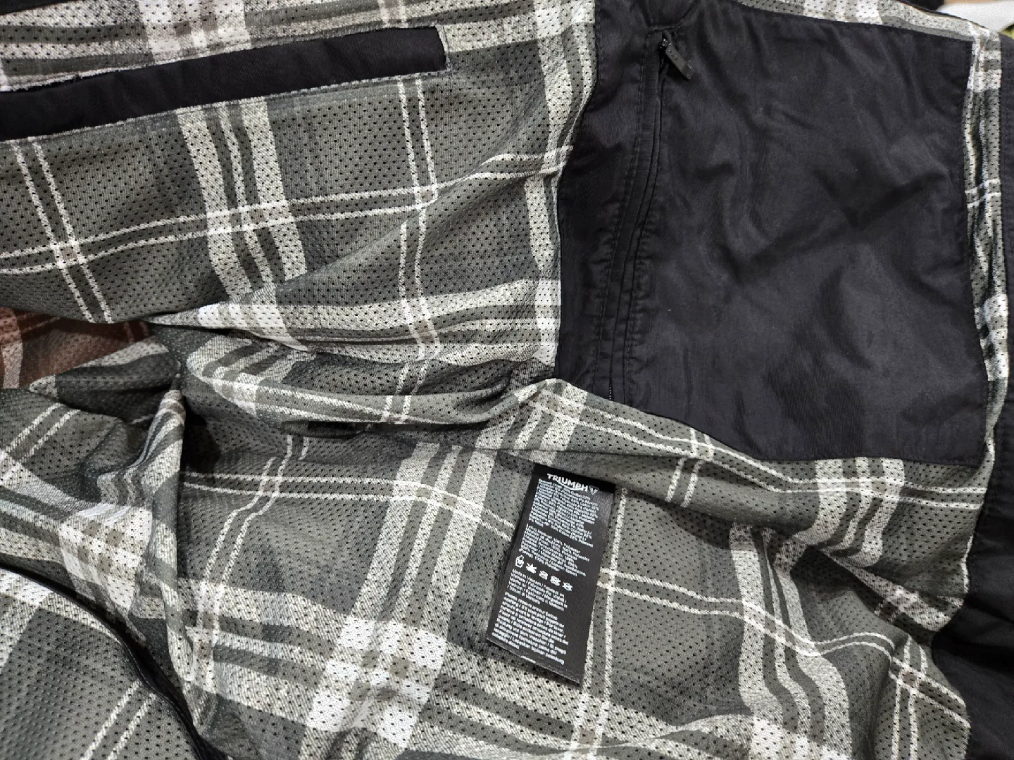 Bramd New Barbour Triumph Motorcycle Jacket with D3O Protection image indicator(2)