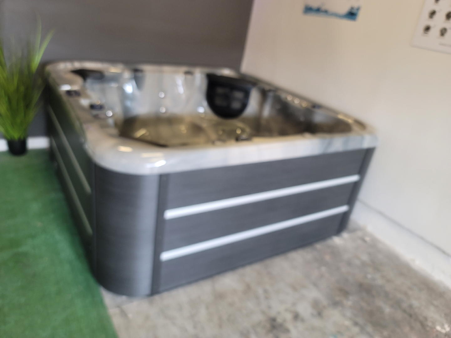 hot tub - photo 2