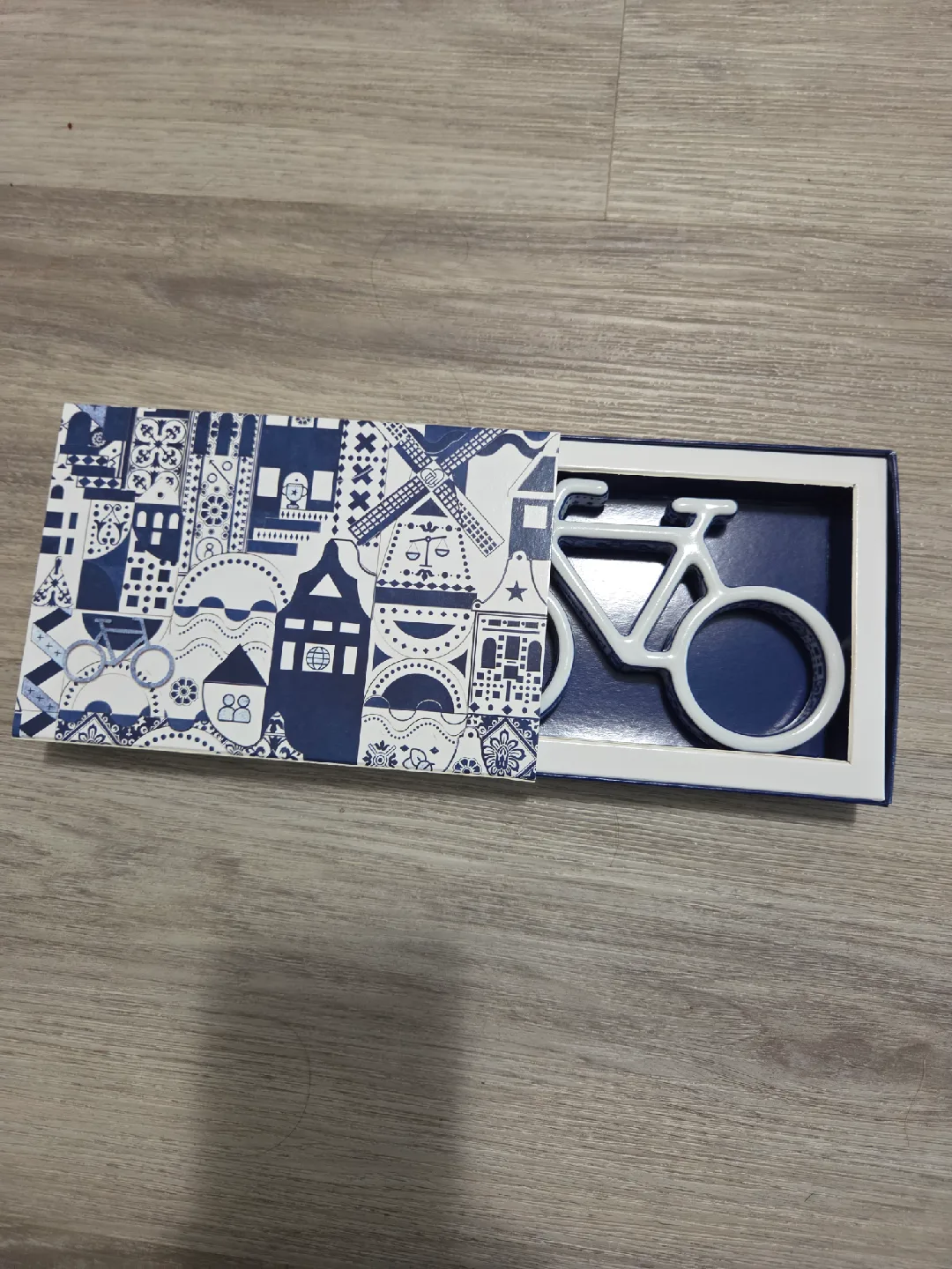 Delft Blue Bicycle Show Piece, New in Box image indicator(2)